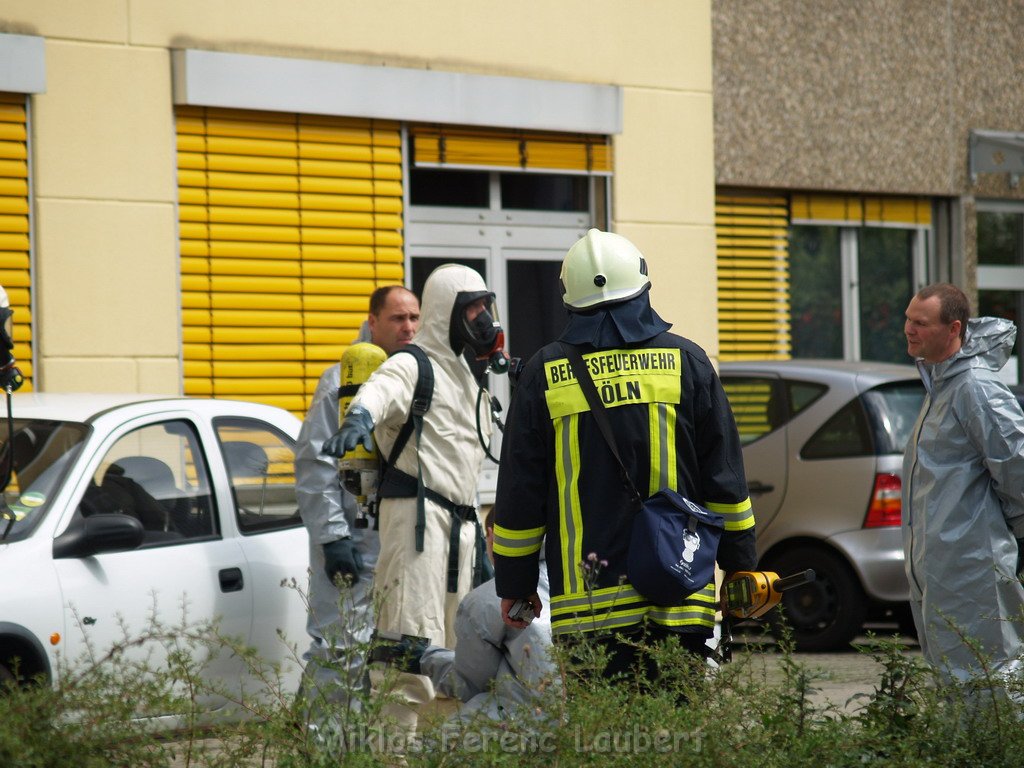 Einsatz BF Strahlenalarm Koeln Porz Gremberghoven HansestrP121.JPG